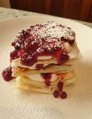 Ricetta Millefoglie in crema di mascarpone con composta di frutti di bosco di robertobabbilonia