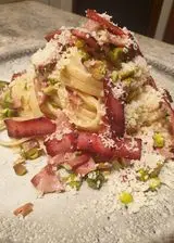 Ricetta Linguine con mortadella piastrata, pistacchi e provolone piccante