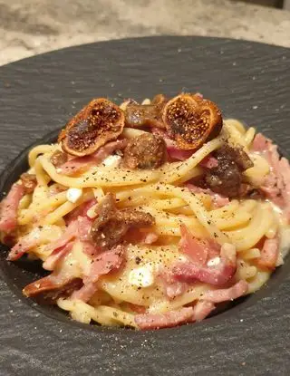 Ricetta Spaghetto quadro con speck, feta greca e fichi secchi di robertobabbilonia