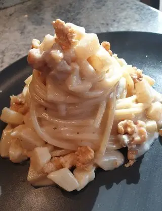 Ricetta Spaghettoni gorgonzola, pere e noci di robertobabbilonia