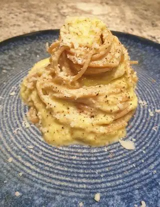 Ricetta Spaghetti integrali in salsa di finocchio e porro stufati, con tuorlo, pecorino e pepe di robertobabbilonia