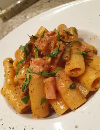 Ricetta Pasta fumè con ventresca di tonno fresco, pomodorini, origano e pecorino di robertobabbilonia