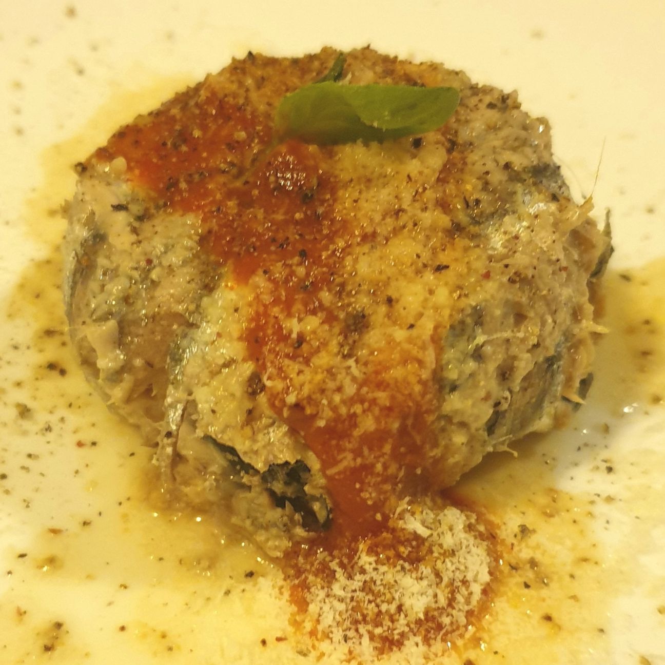 Monoporzione di parmigiana di melanzane e alici
