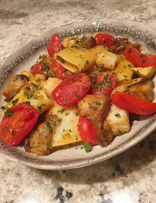 Ricetta Paccheri con porcini, baccalà e datterini piastrati di robertobabbilonia