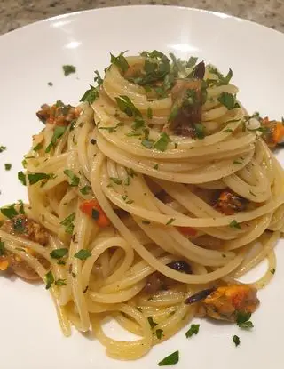 Ricetta Spaghetti risottati con cozze aperte a crudo di robertobabbilonia