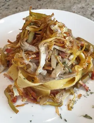 Ricetta Pappardelle ai carciofi con guanciale croccante, mentuccia e carciofi fritti di robertobabbilonia