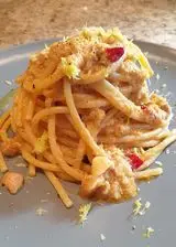 Ricetta Spaghettone gragnanese con tonno, capperi, limone e mix di peperoncini piccanti