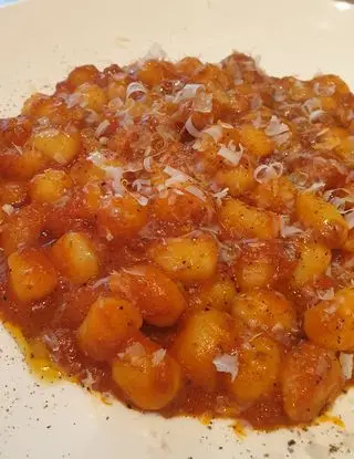 Ricetta Chicche di patate al ragù d'anatra con scaglie di ricotta stagionata di robertobabbilonia