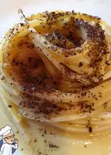 Ricetta Spaghetti olio, parmigiano e polvere di cipolla bruciata
