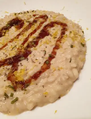 Ricetta Risotto con caprino, scorza di limone, erba cipollina e salsa di ostriche di robertobabbilonia