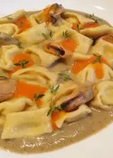 Ricetta Plin al gorgonzola su crema di patate e cozze, maionese di pomodorino ciliegino e timo fresco
