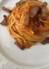 Ricetta Spaghettoni con crema di peperoni e pancetta