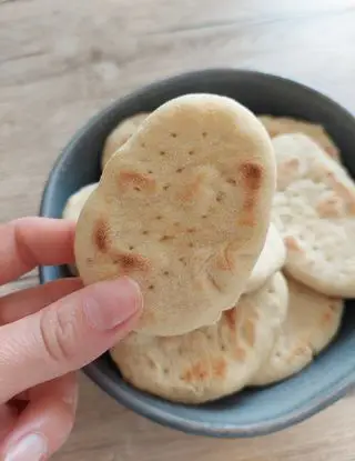 Ricetta Mini focaccine cotte in padella di MescolaBene