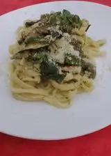 Ricetta Scialatelli con pesto di noci e zucchine