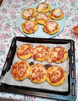 Ricetta Impasto focaccine alla curcuma pomodoro origano e mozzarella di monello