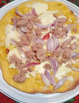 Ricetta Impasto pizza alla Curcuma bianca con cipolla rossa e tonno di monello