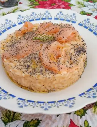 Ricetta Risotto al salmone con semi di papavero di monello