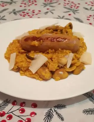 Ricetta Risotto allo zafferano con funghi Champignon e salamella di monello