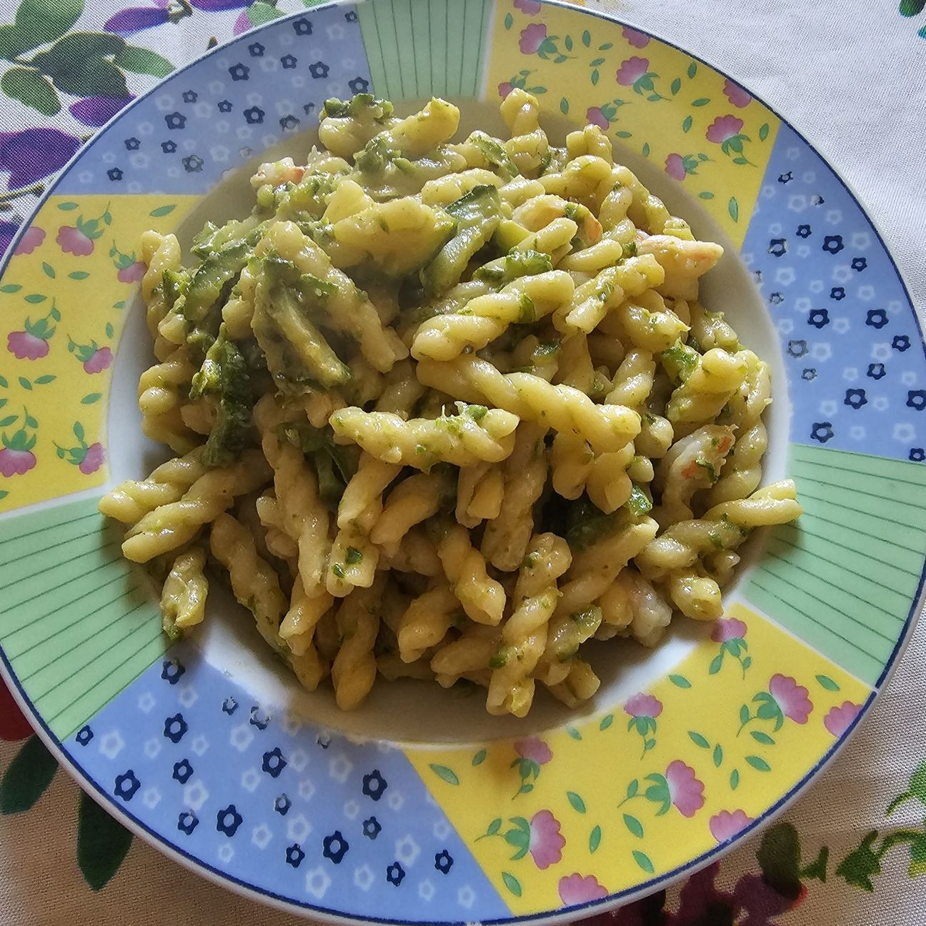 GEMELLI ZUCCHINE E GAMBERETTI