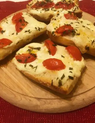 Ricetta CROSTINI CON BURRATA E POMODORINI di Francescascooking