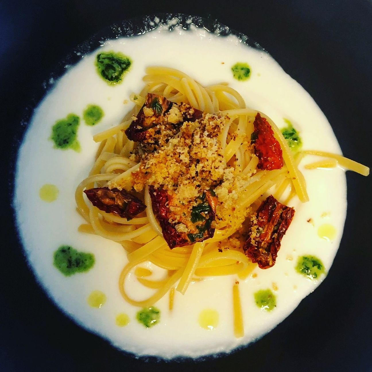 Linguine con crema di bufala e pomodori secchi