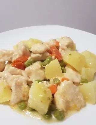 Ricetta Spezzatino di pollo con patate e piselli di lucia91