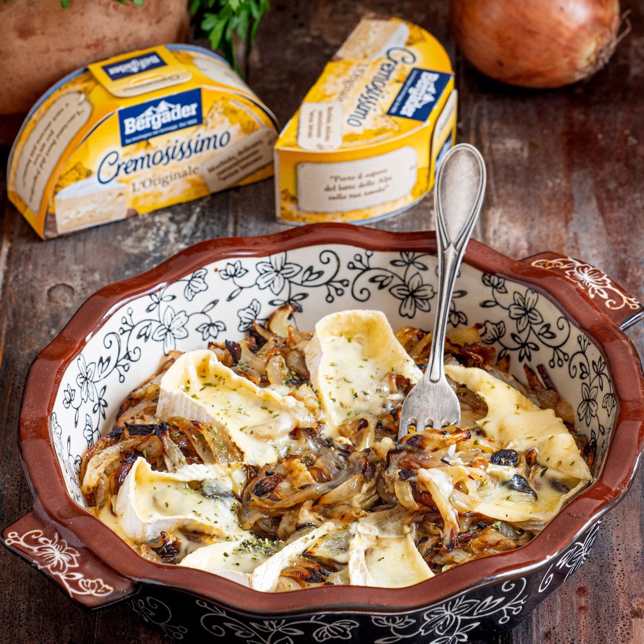 Cipolle al forno con Cremosissimo L’originale Bergader