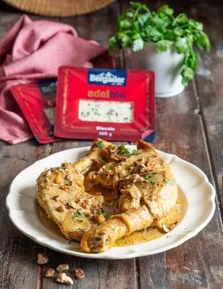 Ricetta Cosce di pollo con Edelblu Classic Bergader e mandorle di m.cheffa