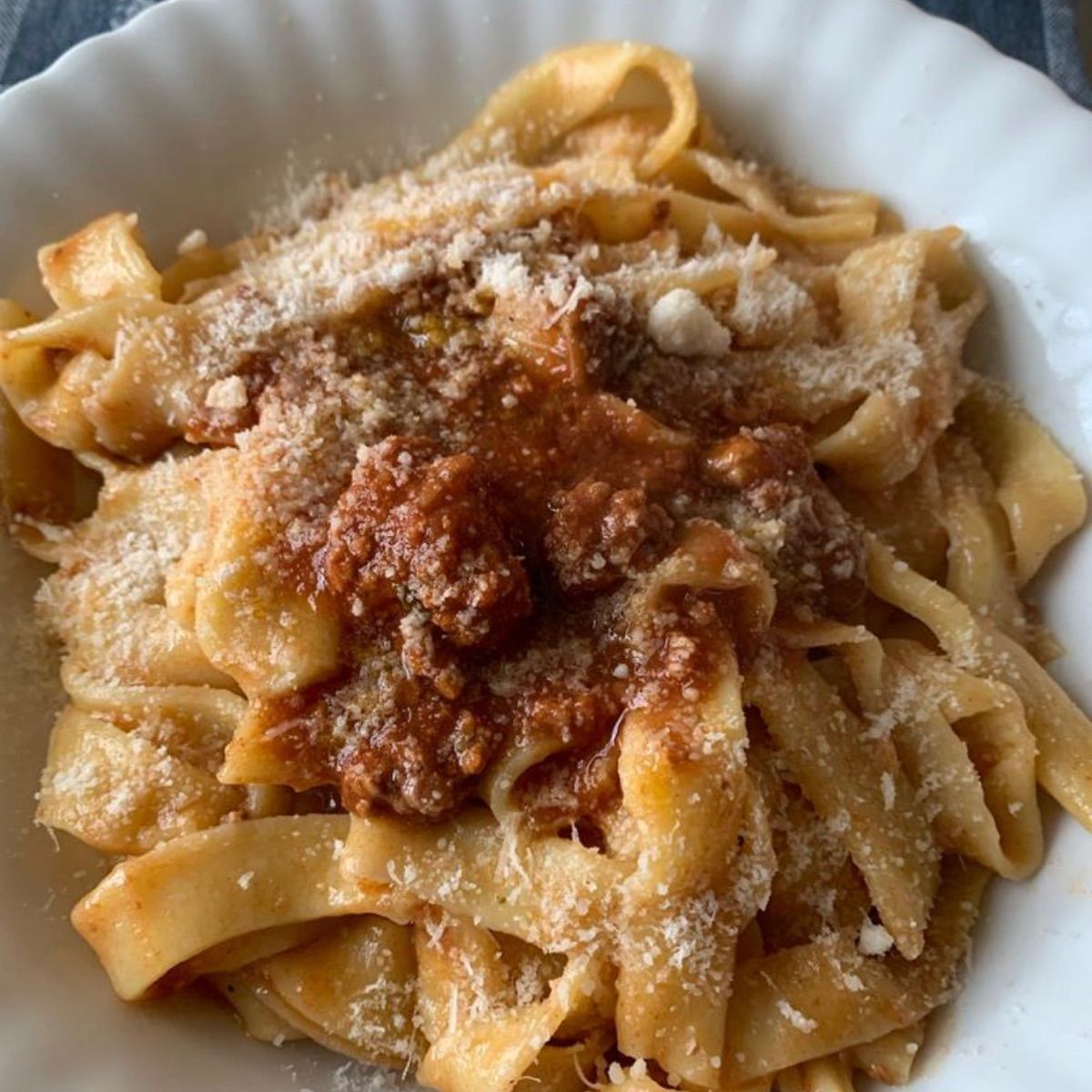 Fettuccine fatte in casa al ragù