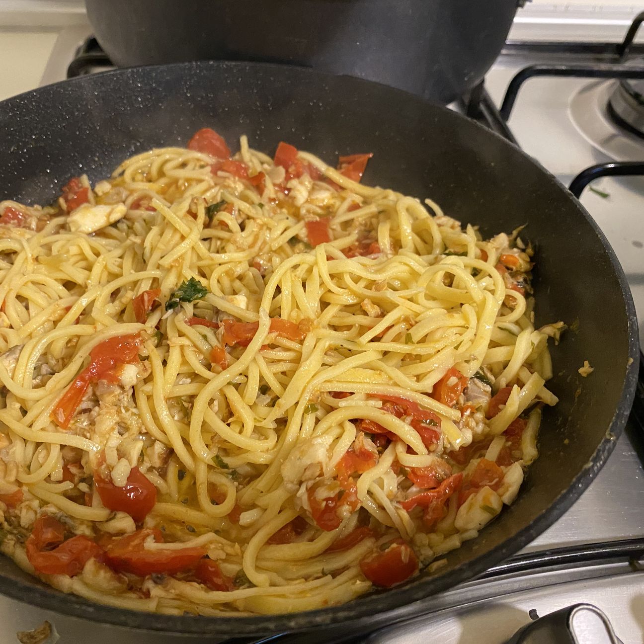 Chitarra con scampi