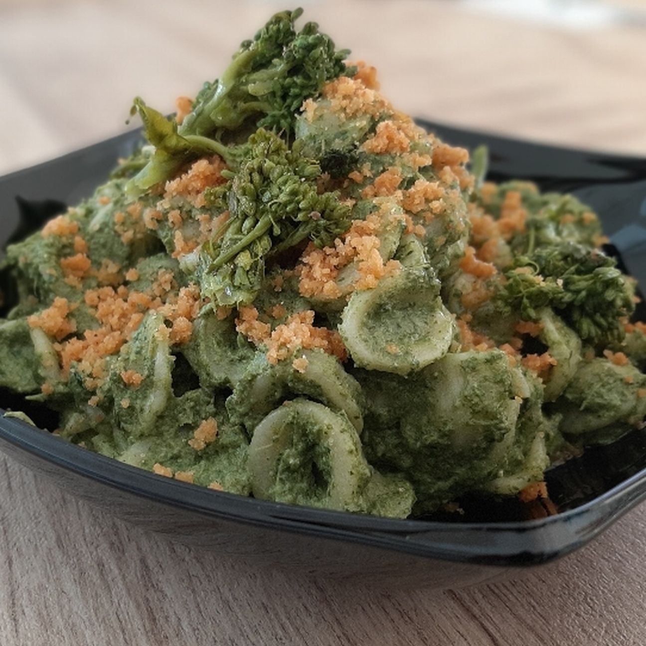 Orecchiette con crema di cime di rapa, ricotta e alici