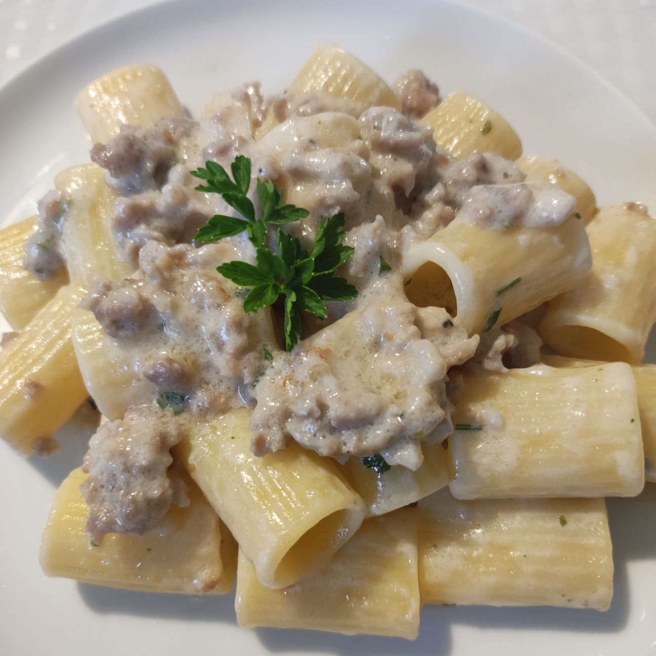 MEZZE MANICHE PANNA E SALSICCIA