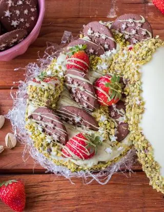 Ricetta Tiramisù pistacchio e pan di stelle in uovo di cuorgoloso