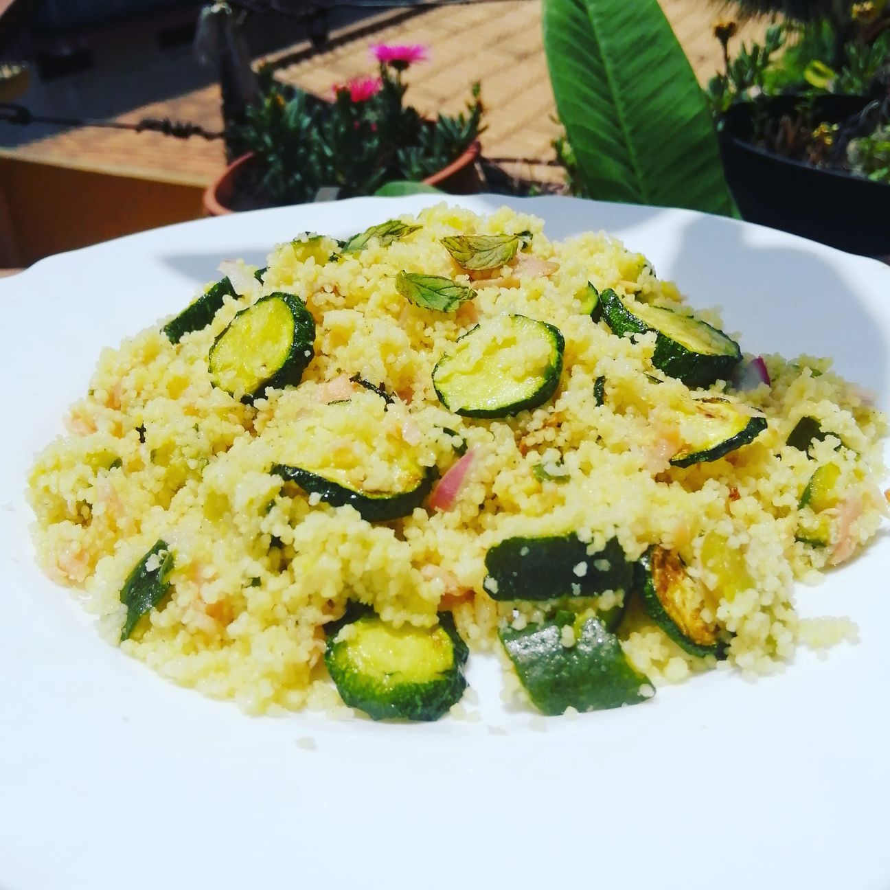 Couscous con zucchine e salmone