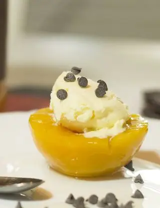 Ricetta gelato in coppa di pesca sciroppata di fattoriadeisapori