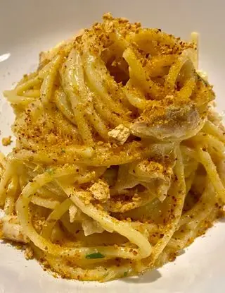 Ricetta Spaghettoni aglio olio e peperoncino con sgombro e taralli di simone