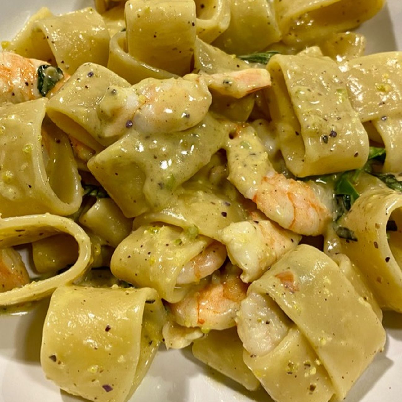 Calamarata con pesto di pistacchi e gamberi 🦐