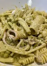 Ricetta Pasta #oltrelaforma con piselli, calamari e pecorina.