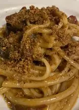 Ricetta Spaghettoni alici, pomodorini confit e pangrattato fritto