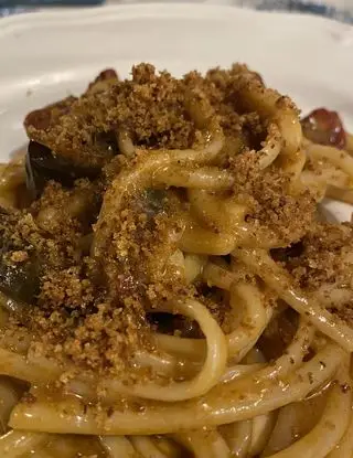 Ricetta Spaghettoni alici, pomodorini confit e pangrattato fritto di simone