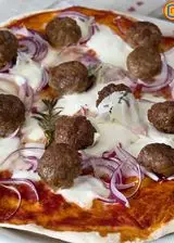 Ricetta Pizza con cevapcici e cipolla