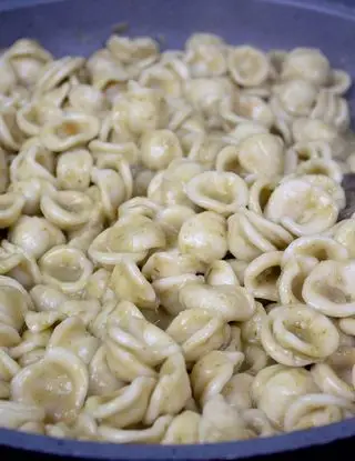Ricetta Orecchiette al pesto di rucola di incucinacolnobile