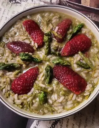 Ricetta RISOTTO ASPARAGI E FRAGOLE 🍓 di Cucina._con_me_lory