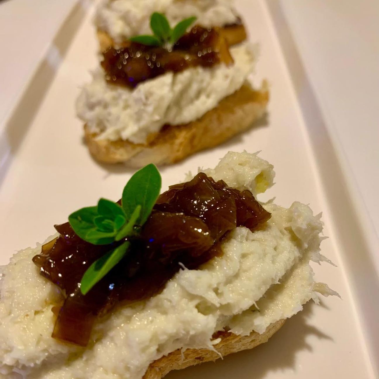 Crostini con baccalà mantecato