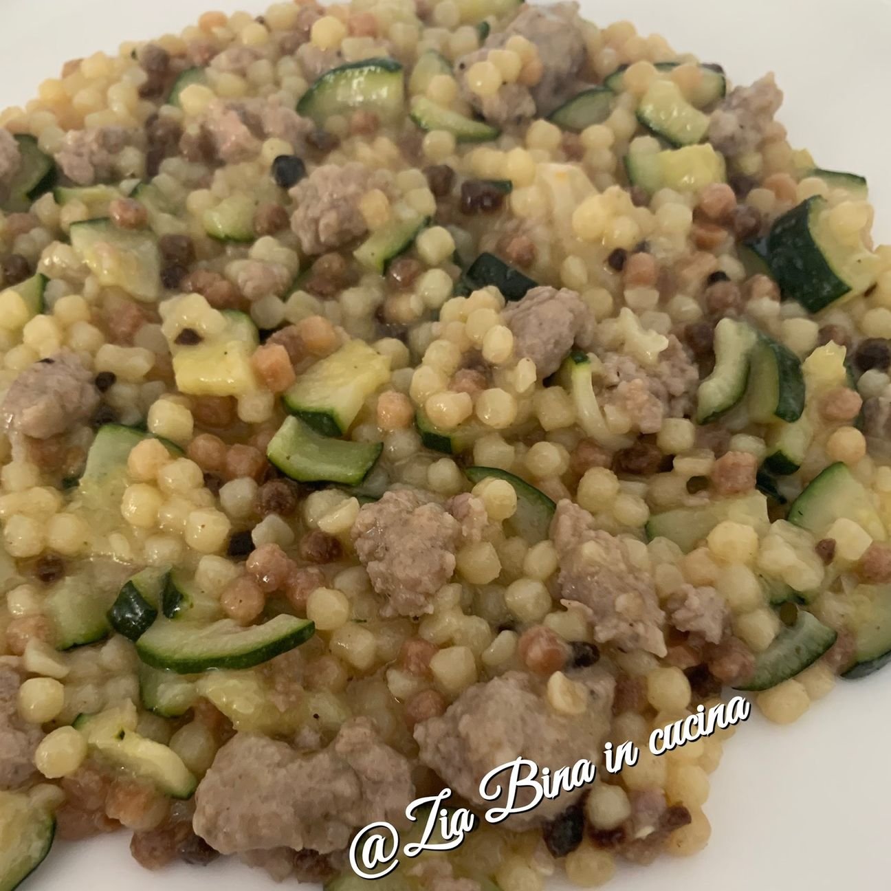 Fregola con salsiccia e zucchine