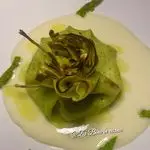 Ricetta Crepes al basilico con asparagi in crema di parmigiano
