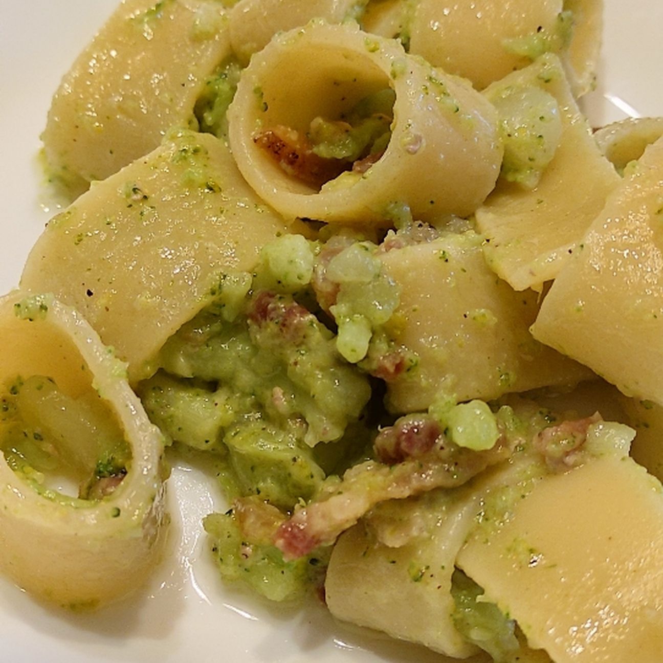 Calamarata broccoli, guanciale e pecorino
