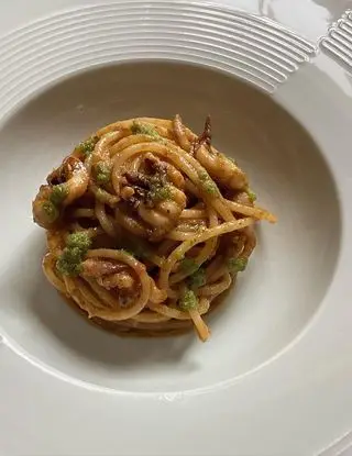 Ricetta Spaghetti con pesto alla genovese rivisitato e seppioline 🍃🦑 di alessiafabiano28.2000