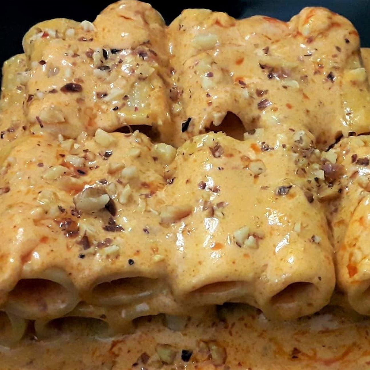 Rigatone gorgonzola mascarpone, 'Nduja di Spilinga e noci tostate