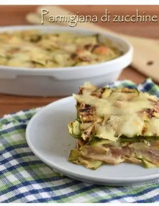 Ricetta Parmigiana  di zucchine, prosciutto cotto e scamorza affumicata di annamaria.landi@gmail.com
